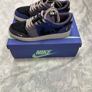 Nike Kids' Black and Purple Sneakers